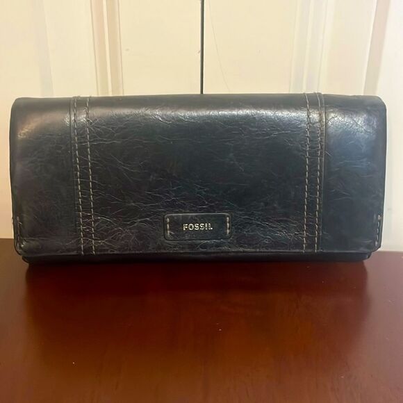Fossil Ellis 29 Black Leather Wallet Clutch - Picture 2 of 11